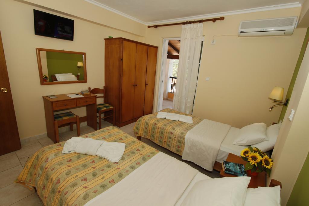Perros Hotel Agios Stefanos Avliotes  Habitación foto