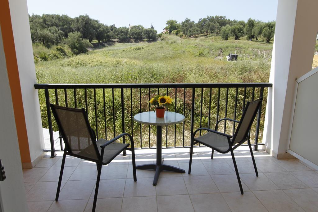 Perros Hotel Agios Stefanos Avliotes  Habitación foto