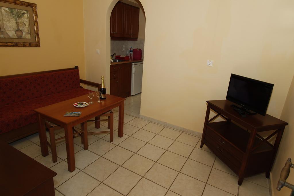 Perros Hotel Agios Stefanos Avliotes  Habitación foto